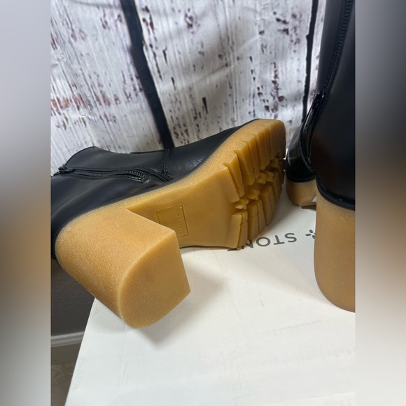 NIB Women’s Classey Boots, Sun Stone Black And Brown L, Size 5 - Picture 4 of 5